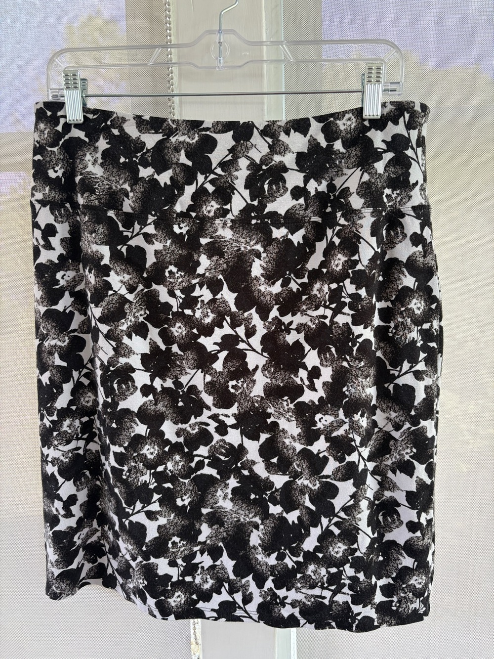 J.Jill Classic Black & White Floral Knit Pencil Skirt